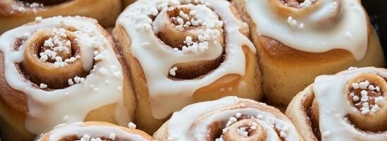 Recepti sa cimetom: Banana cimet rolnice i kolač sa urmama