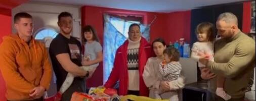 SRPSKI KAJAKAŠI VELIKOG SRCA: Braća Marko i Strahinja, i Luka obišli samohranu majku sa četiri ćerkice koja živi u jednoj sobici bez kupatila (VIDEO)