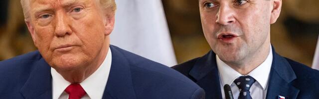 TRAMP POHVALIO ŠEFA ČEŠKE DIPLOMATIJE! Razlog - prepucavao se sa Hilari Klinton u Minhenu!