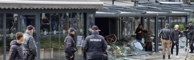 PRESKOČILI OGRADU, PA POLILI ULAZ I IZAZVALI POŽAR: Sedmoro uhapšenih u Skoplju, pokušali da zapale zgradu Jevrejske zajednice