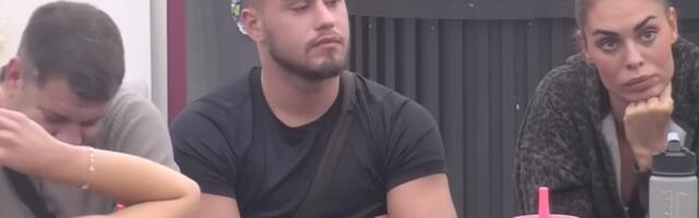 Sve više kipti od besa: Viktoru pun kofer Mininih gluposti, ne može da veruje da ga upoređuje s Mensurom!