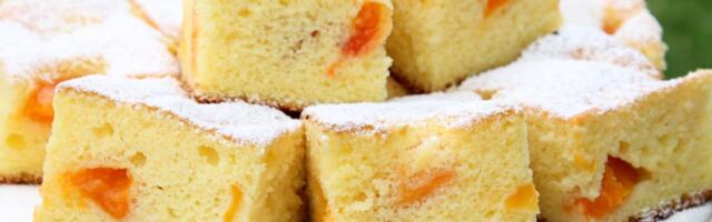 Kada zamirišu kajsije, pravi se ovaj kolač: Starinski recept za pitu od kajsija koji nikada ne izlazi iz mode