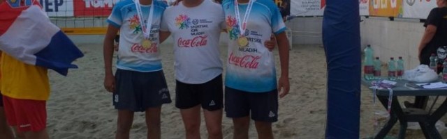 ODBOJKAŠKI TALENTI RASTU U VELIKOM GRADIŠTU! Sa Sportskih igara mladih u Splitu DONELI ZLATO/FOTO/