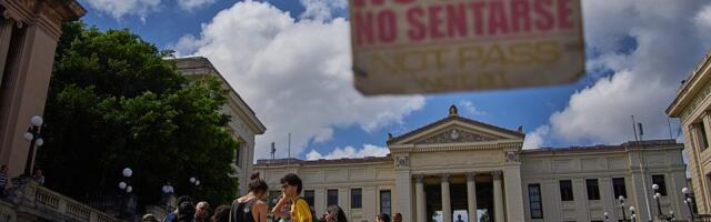 Protest na Kubi zbog energetske krize, oštećene prostorije Komunističke partije