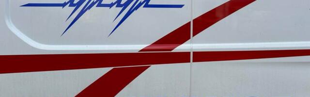 Tri osobe povređene u sudaru autobusa i kamiona