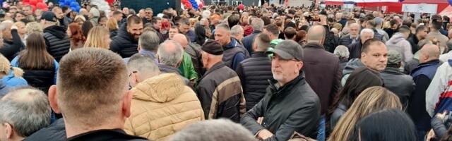 Arhiv javnih skupova o SNS mitingu: Ispred Arene bilo 8.000 ljudi
