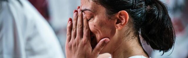 PARTIJA IZ BAJKE ZA KRAJ - JELENA ZVRŠILA KARIJERU KAO PRAVA KRALJICA! Lider kakav se jednom rađa: Igrala za Srbiju tri meseca nakon porđaja!