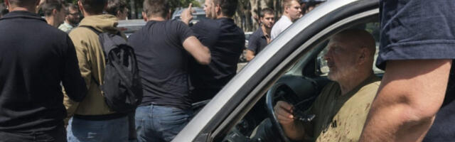 Нове тензије у Београду: возило опкољено током блокаде саобраћаја