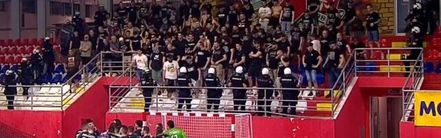 SKANDAL OBELEŽIO FINALE: Partizan šampion Srbije za "zelenim stolom", igrači Vojvodine nisu hteli da se vrate na teren posle divljanja grobara