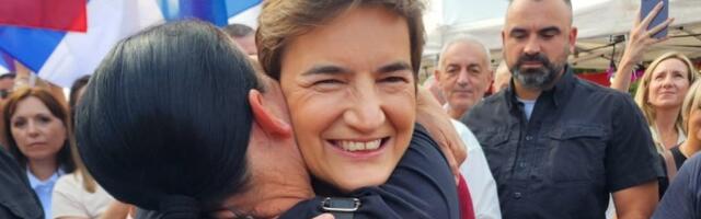 Brnabić sa građanima u Novim Banovcima: "Što su napadi jači, narod će još snažnije stati uz Vučića"