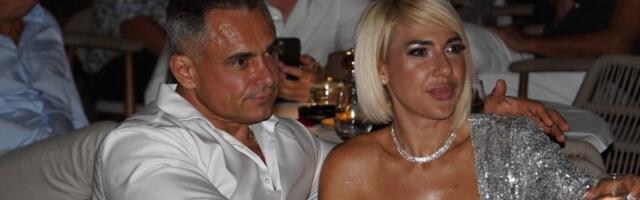 Vrela scena iz Španije: Jovanin bivši verenik u akciji na plaži sa novom devojkom (FOTO)