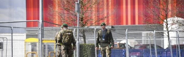 (FOTO) MOĆI ĆE DA PRIMI 4.000 OBOLELIH! Princ Čarls u Eksel centru otvorio privremenu bolnicu za zaražene koronom!