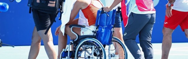 Teniserke padale u nesvest, gospođa Monfis ubedljivo gazi, poznati su parovi polufinala