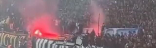 Horor scene u Švedskoj! Rat navijača, najveći derbi prekinut (VIDEO)