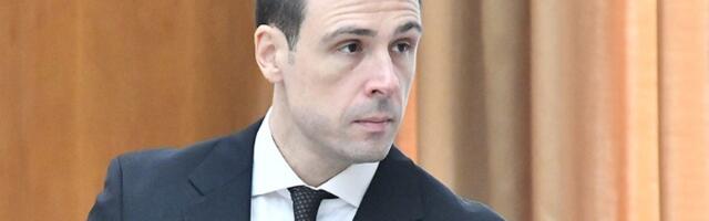 Nije Parezanović jedini: Zbog "Skaj" poruka sklonjen i Novak Nedić?!