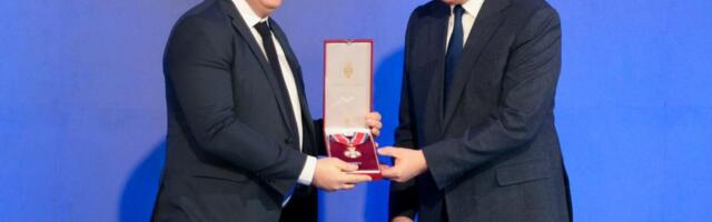 Dobitnici ordenja sa juga – direktor biblioteke u Doljevcu, Dikić, SC „Čair“, vranjsko pozorište i niški Dom učenika