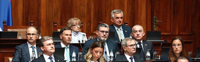 Poslanici nastavili o poverenju Vladi, Grbović kaže da je Macut "podbacio i kao profesor i kao političar"