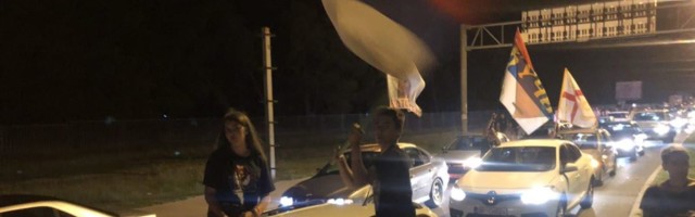 Policija zbog auto litija blokirala prilaze Podgorici