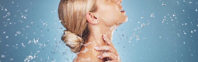 6 stvari koje žene sa blistavom kožom rade pre spavanja