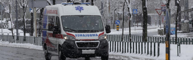 ŽENA POVREĐENA U SUDARU Hitna pomoć intervenisala i zbog osoba u alkoholisanom stanju