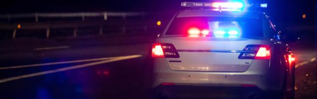 ZAŠTITNA OGRADA U POTPUNOSTI PROŠLA KROZ AUTOMOBIL! Teška saobraćajka na putu Mladenovac - Topola: Strahuje se da IMA POGINULIH! (FOTO)