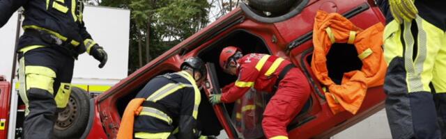 У две саобраћајне несреће у Турској погинуло 12 људи, а повређено 44