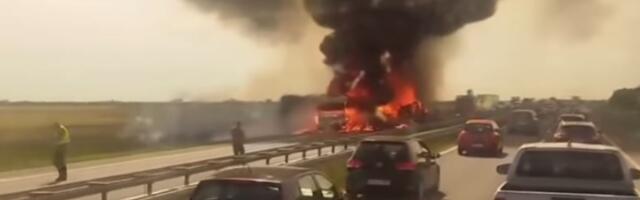 (VIDEO) Drama kod Šimanovaca: Kamion u plamenu nakon sudara