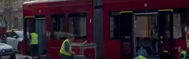 Tramvaj iskočio iz šina u Inzburku u Austriji: Saobraćaj u kolapsu