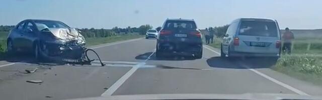 VIDEO: Težak udes na putu Novi Sad - Zrenjanin, stvara se gužva