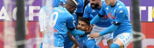 NI SRBI NE POMAŽU! Sudija svirao sporan penal Milenkoviću i pogurao Napoli ka Ligi šampiona! /VIDEO/