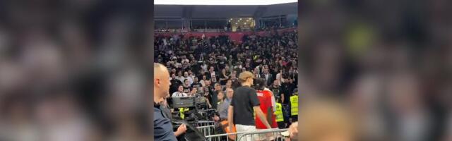 Ovako su igrači Partizana "ispraćeni" na kraju prvog poluvremena