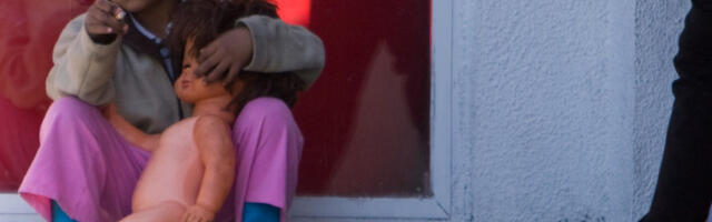 У Србији чак 108.000 девојчица и жена ступило у брак пре пунолетства