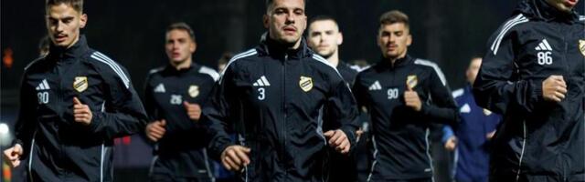 Iz aviona na trening: Fudbaleri Čukaričkog počeli sa radom u Antaliji (FOTO)