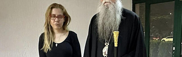 MITROPOLIT JOANIKIJE POSETIO BIVŠU MINISTARKU U KUĆNOM PRITVORU: Iz doma Vesne Bratić poslao važnu poruku