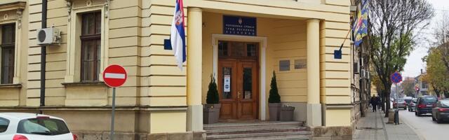 Za solidarnu pomoć zaposlenima pola miliona, za ujed pasa 1.8 miliona