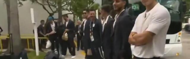 Psi morali da onjuše Urugvajce pred mundijalsku premijeru /VIDEO/