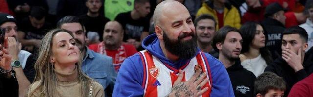 OVACIJE ZA PERU ANTIĆA! Legendarni centar iz prvo reda bodri crveno-bele!