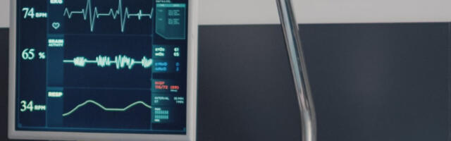 Шест особа хоспитализовано због куваног вина