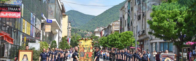 Grad Vranje proslavio Duhovski ponedeljak: Litija u centralnimgradskim ulicama