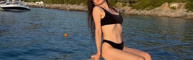 Žena Bobija Marjanovića raspametila u kupaćem! Pokazala vitku figuru, a prizori sa krstarenja oduzimaju dah