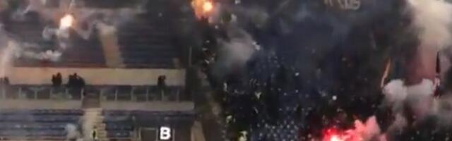 Sukob navijača u Rimu: Lete baklje po stadionu (VIDEO)