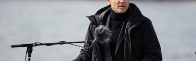 MOJE MISLI SU SA OŽALOŠĆENIMA": Oglasio se Makron, Francuska prvog dana januara roni suze za stradalima