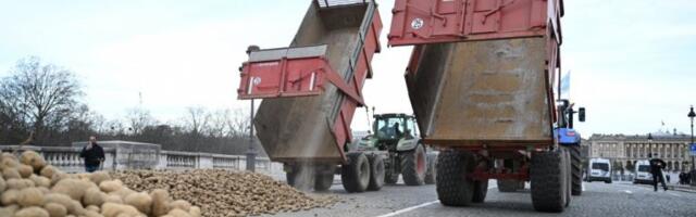 NAPETA NOĆ NA AUTO-PUTU! Žandarmerija opkolila poljoprivrednike, stigla OKLOPNA VOZILA: Blokada probijena posle mesec dana drame! (VIDEO)