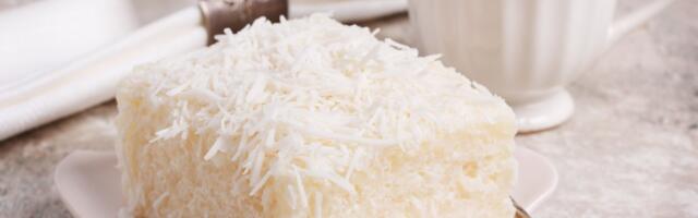 Kako da napravite savršeno vazdušastu posnu tortu sa kokosom u samo jednoj činiji i bez muke sa sudovima