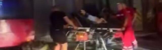 (VIDEO) Vozaču autobusa pozlilo za volanom, probio ogradu i završio na VMA