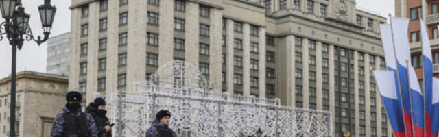 Руска Дума забранила давање држављанства мигрантима са кривичним досијеом