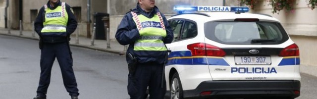RIJEKA - NAGOVARALI GRAĐANE ZA KOGA DA GLASAJU! Alarmirana policija i Gradska izborna komisija!