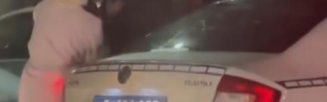 „Upomoć, ne udarajte me“: Snimak privođenja na Novom Beogradu (VIDEO)