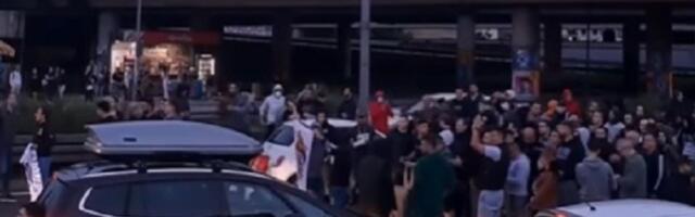 Blokiran auto-put u Beogradu zbog situacije na KiM (VIDEO)