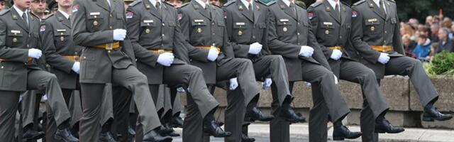 SRCE: Vojni vrh ćuti dok "lojalisti" prete ustavnom poretku i bezbednosti zemlje